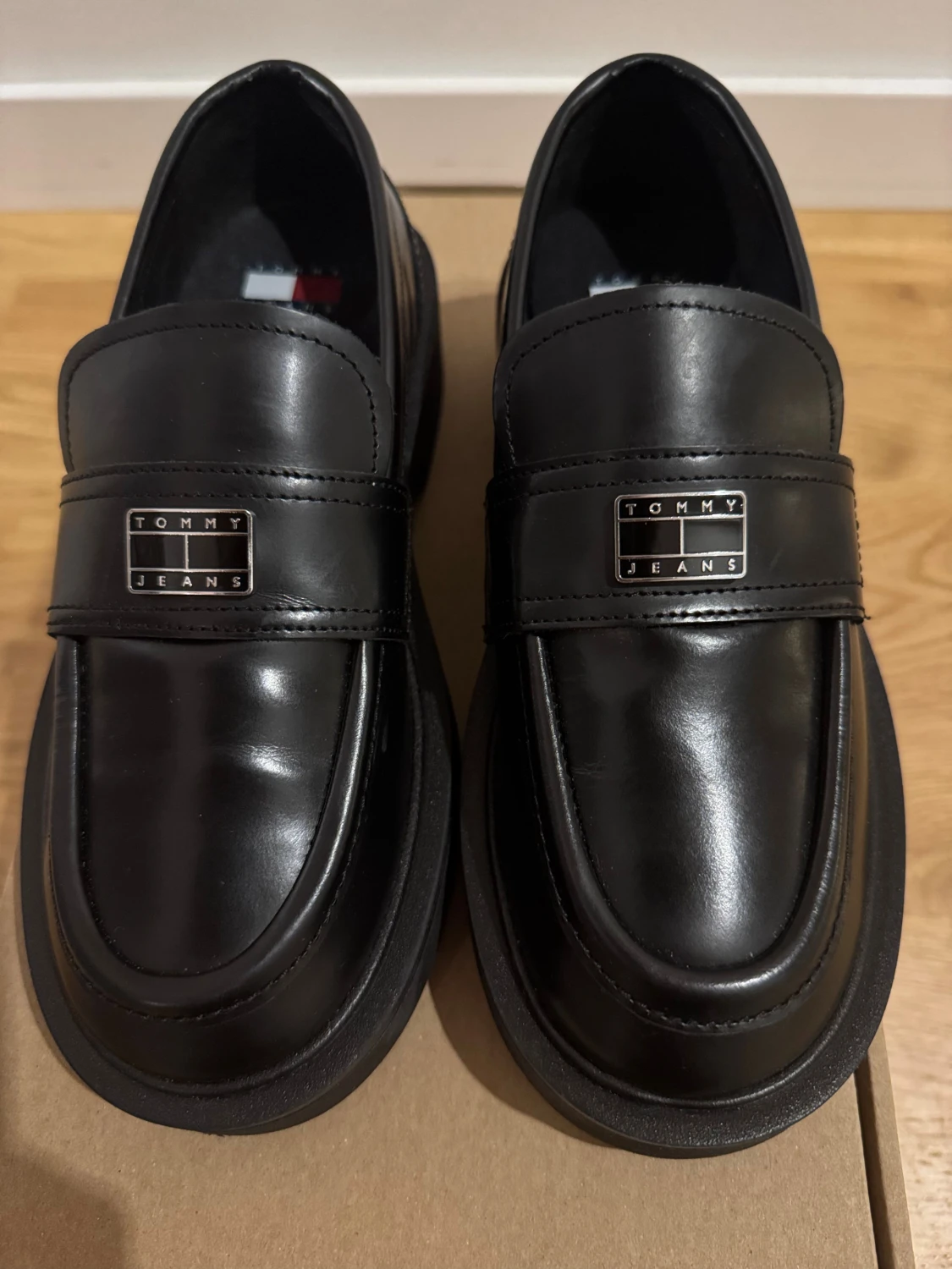 Nya svarta loafers Tommy Jeans skinn stl36 - 1