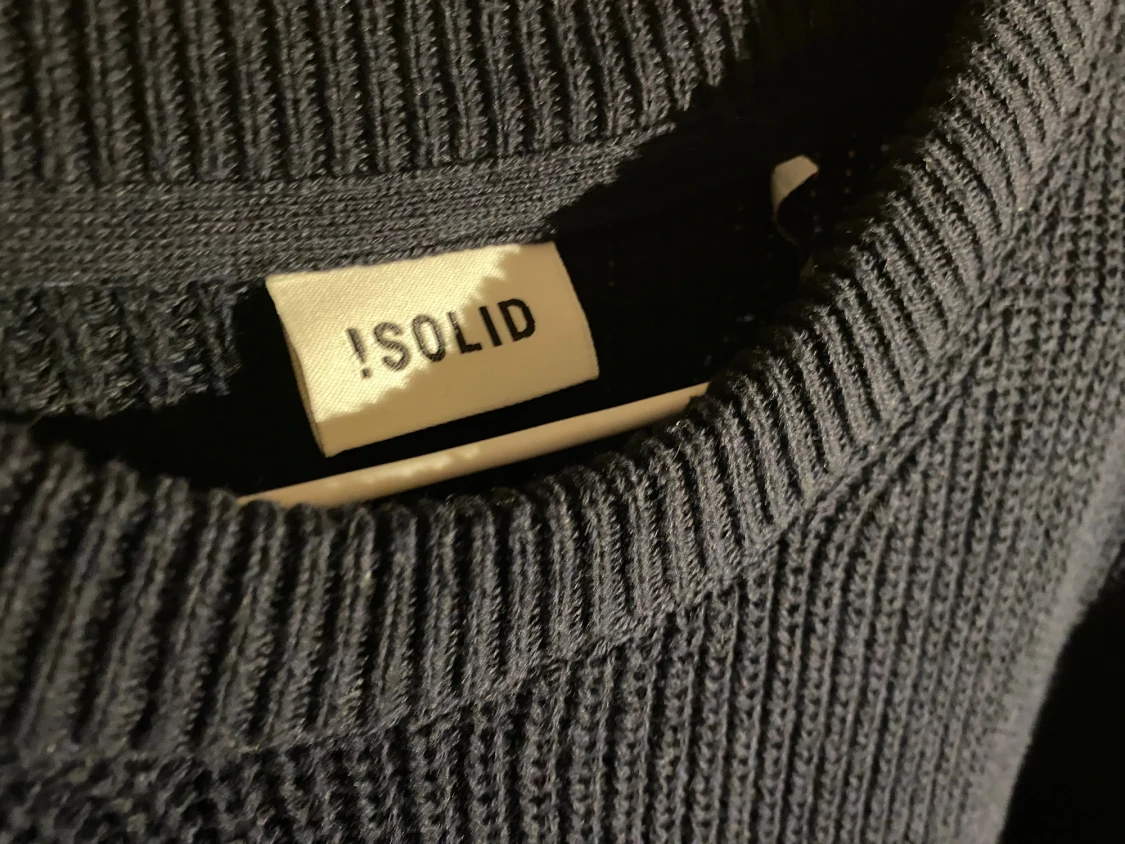 Mörkblå stickad tröja från Solid - 2