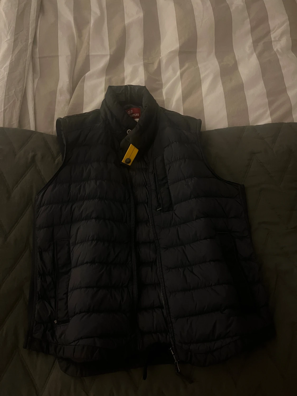 Navy blue dunväst från Parajumpers