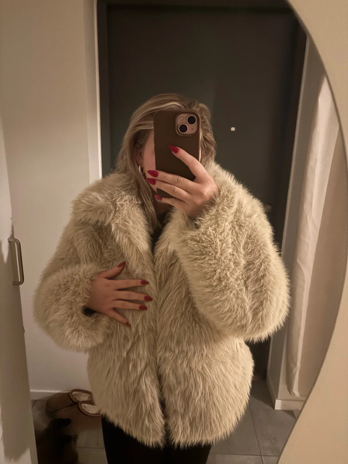 Beige pälsjacka  - 1