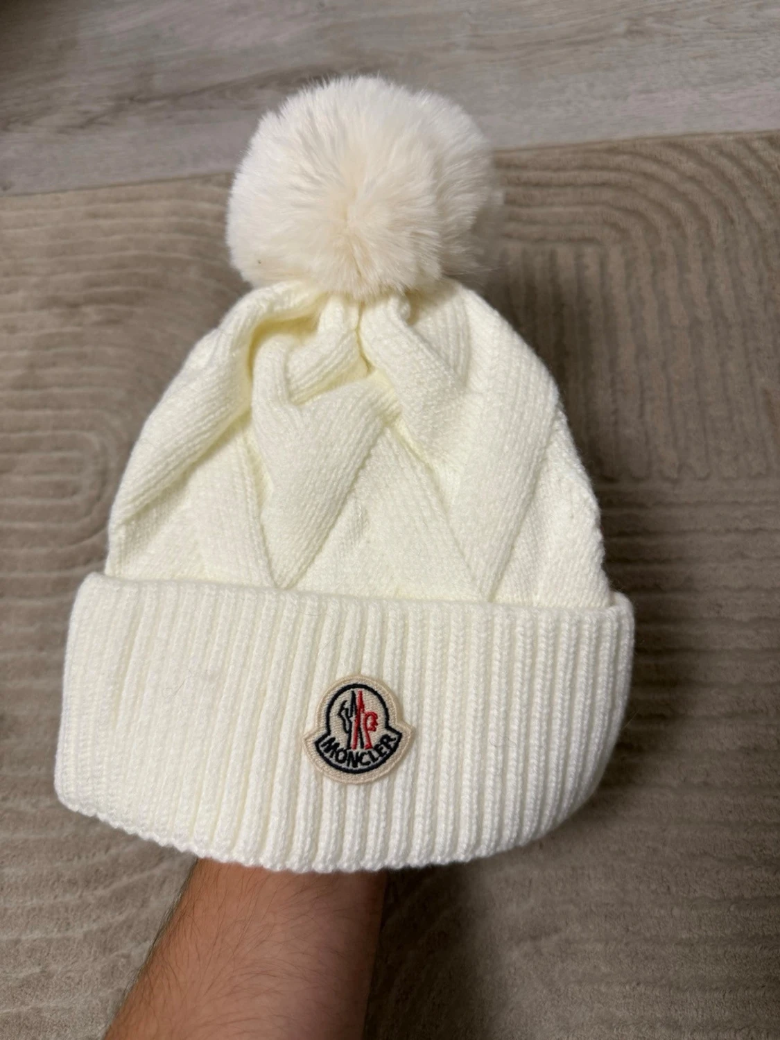 Vit stickad Moncler mössa med tofs - 2