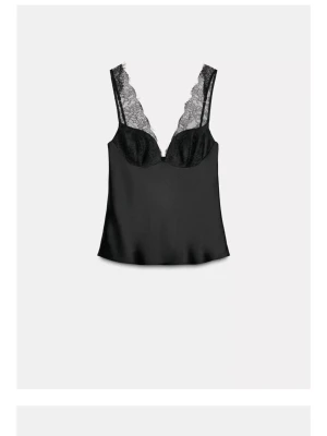 SÖKER DENNA - Söker denna topp från Zara i storlek S eller M. Skriv gärna om ni har!!❤️