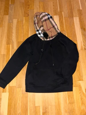 Svart burberry - Ny, burberry hoodie, storlek xs, 450kr