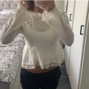 Stickad spetströja från zara - Använd 2 gånger, inga defekter 