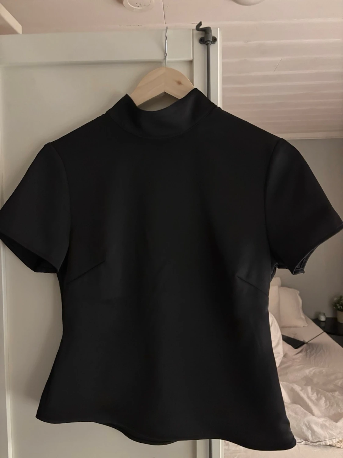 Svart bolerotopp med rosett - 1