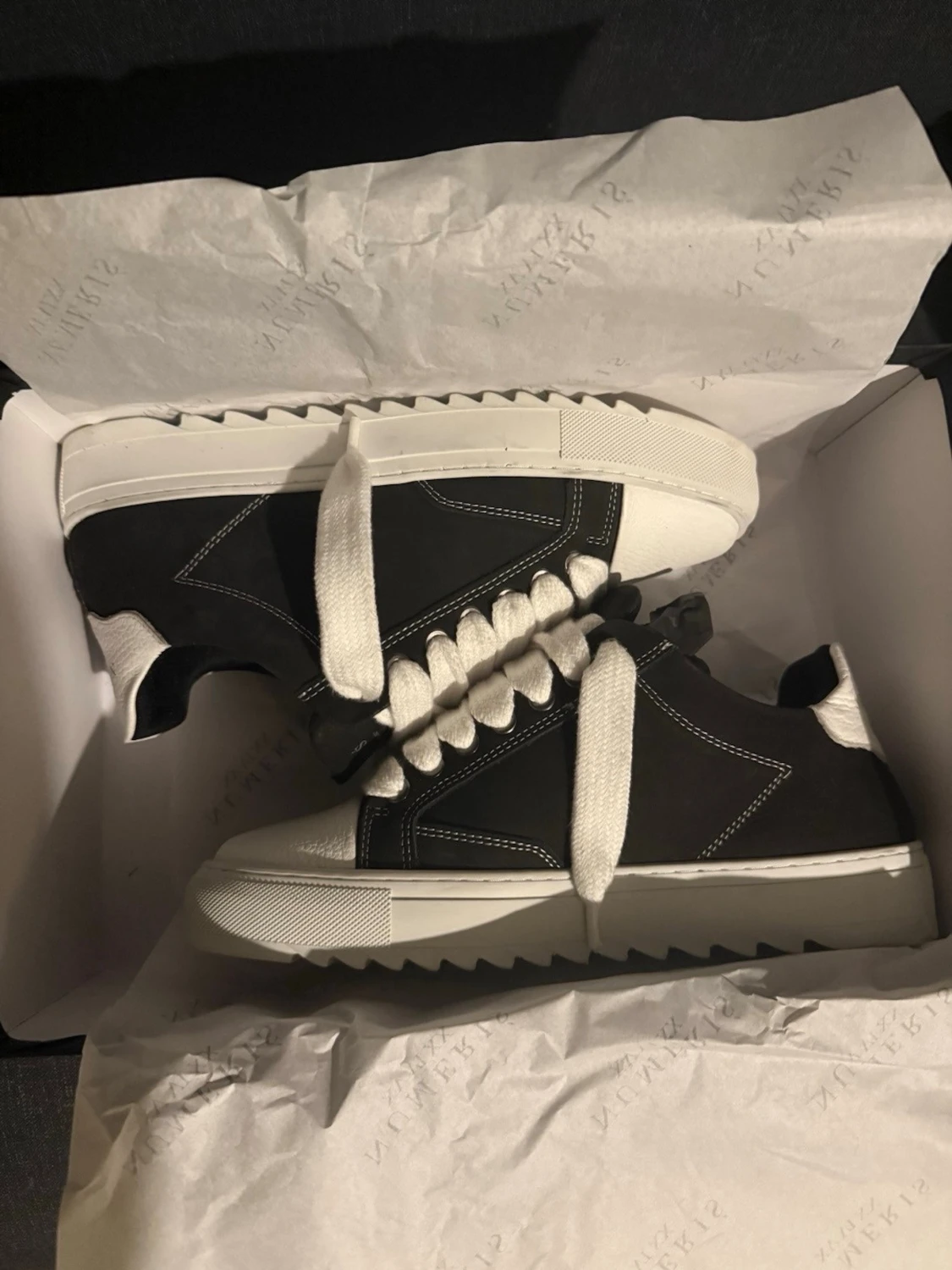  Numeris sneakers - 1