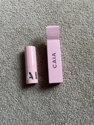 Läppbalsam  - Helst ny, nypris 225kr mitt pris 119kr priset går att diskuteras, säljer även fler Caia produkter💞