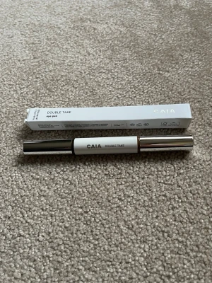 Caia eye pen  - Helt ny, nypris 265kr mitt pris 149kr, färgen ”FROM AM”, priset går att diskuteras💞