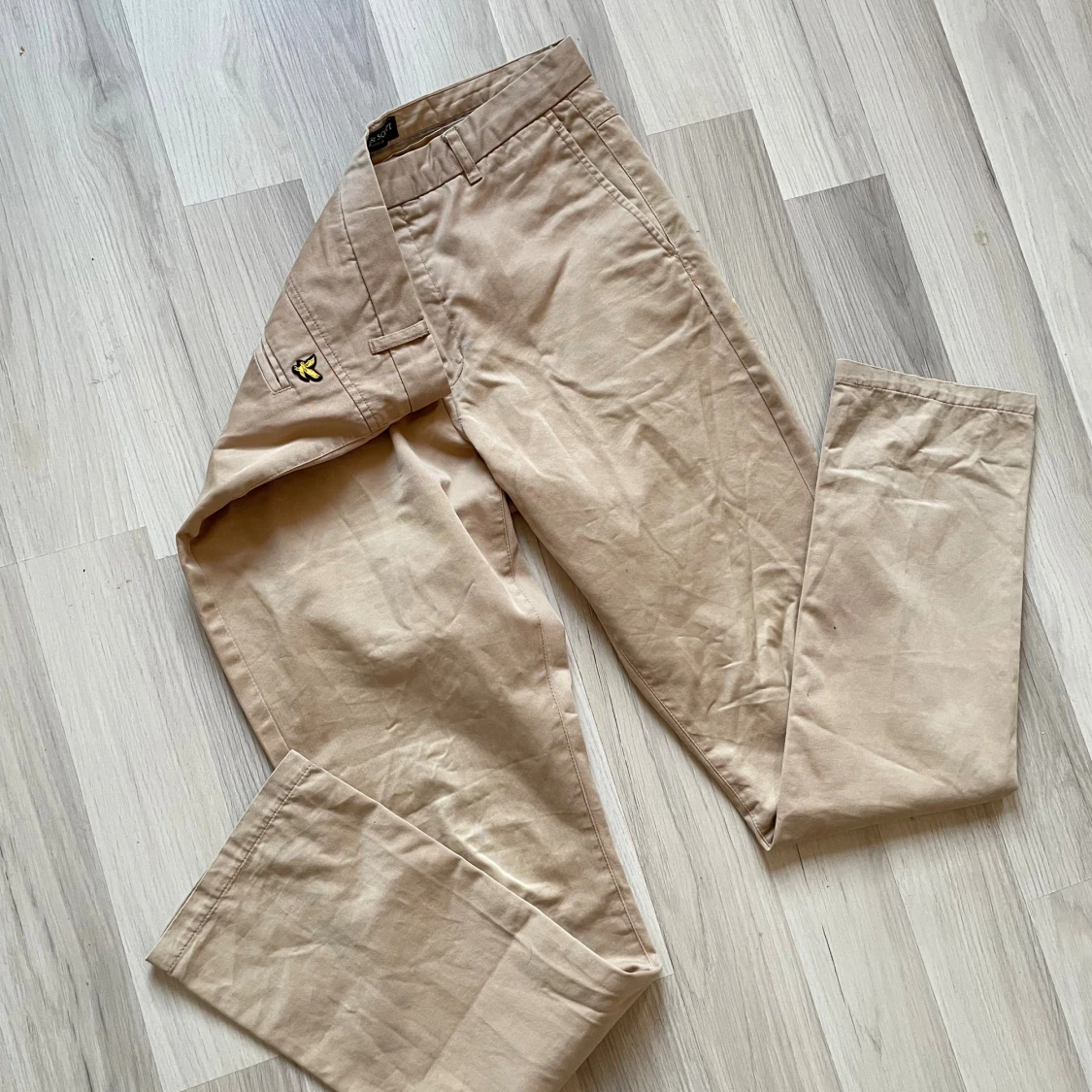 Beige chinos från Lyle & Scott - 2
