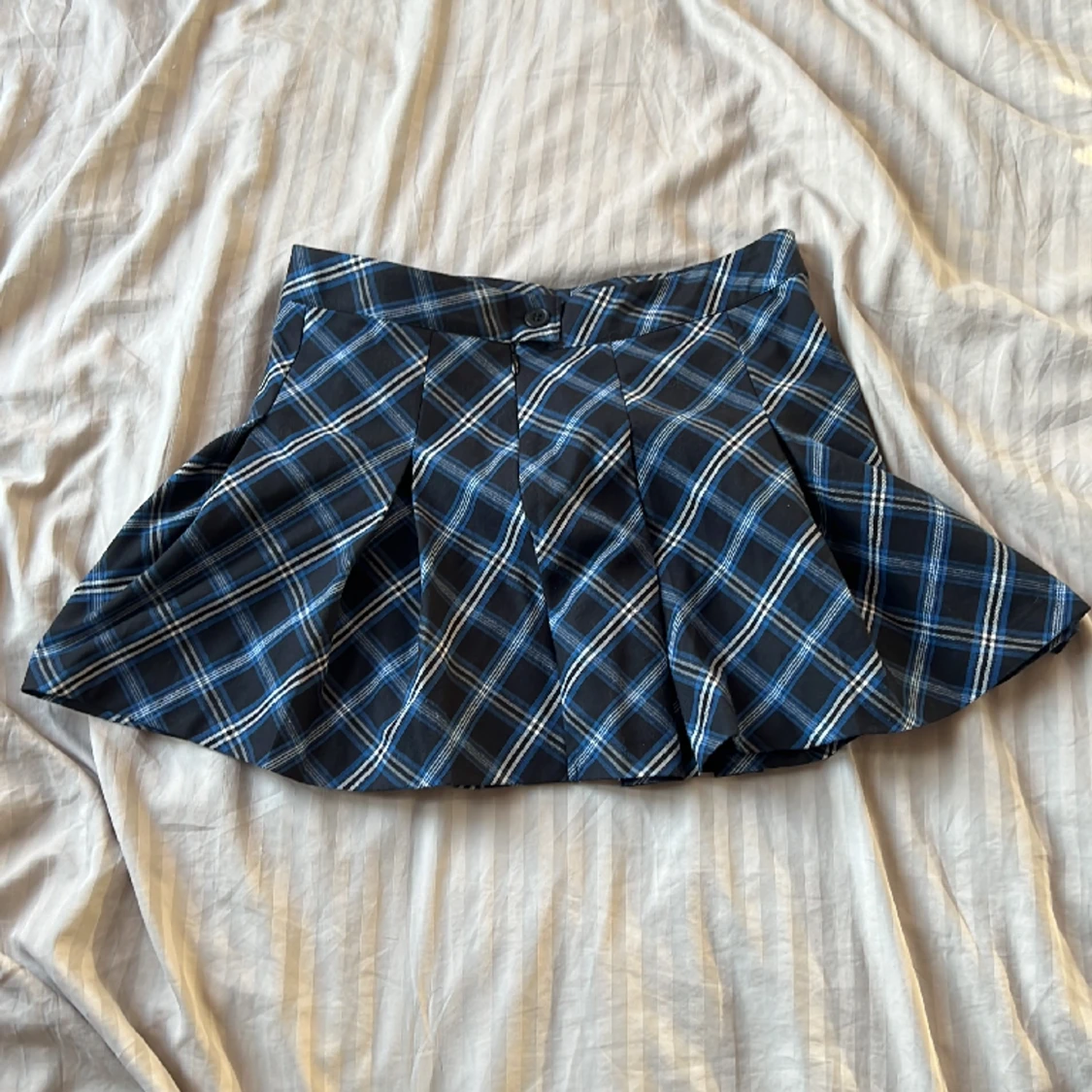 Blårutig kortkjol från H&M Divided