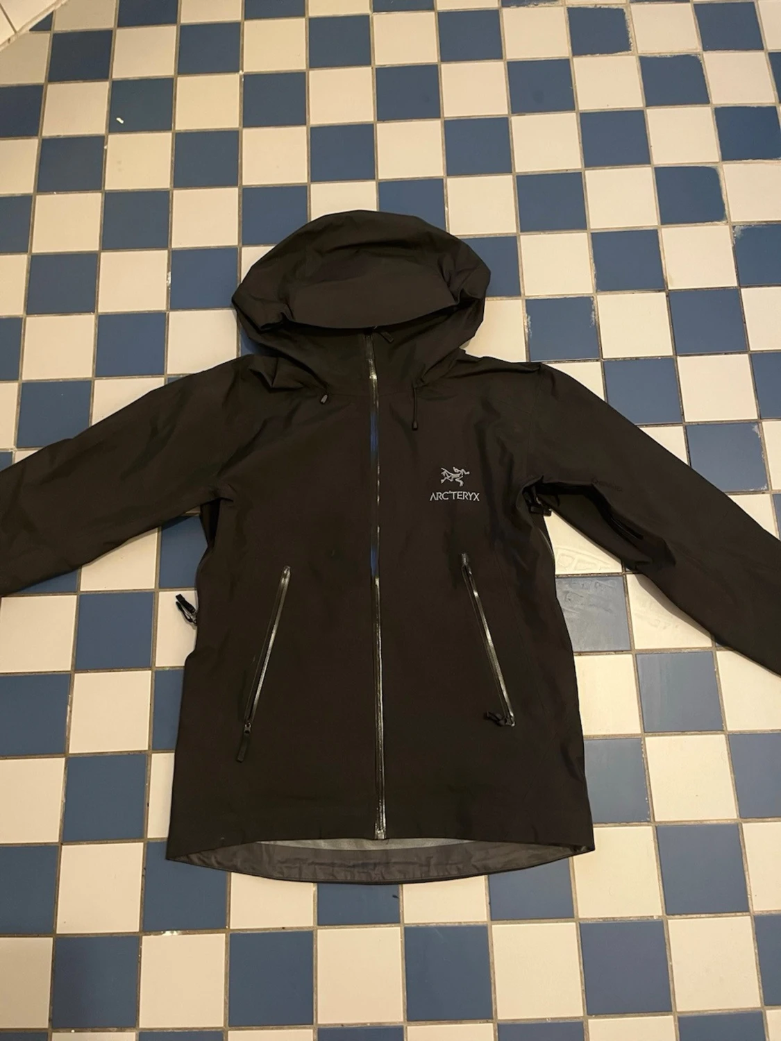 Svart vindjacka från Arc'teryx