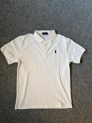 Ralph Lauren white polo shirt - Size L, true to size