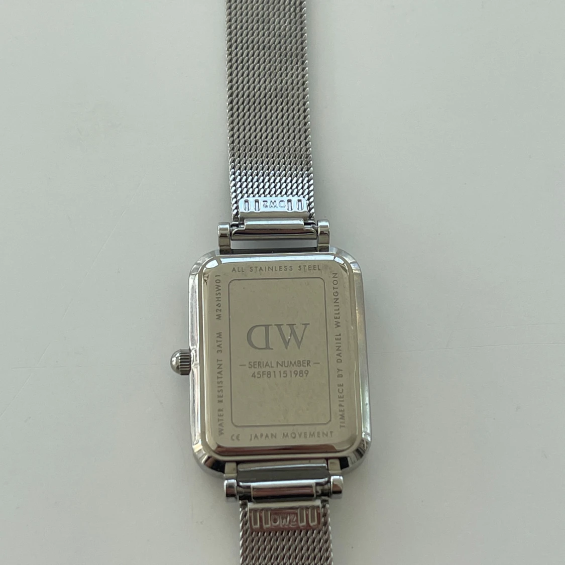 Silverfärgad klocka från Daniel Wellington - 2