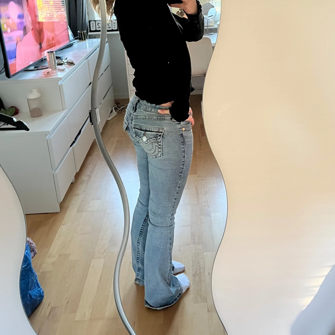 Ljusblå bootcut jeans från True Religion - 8