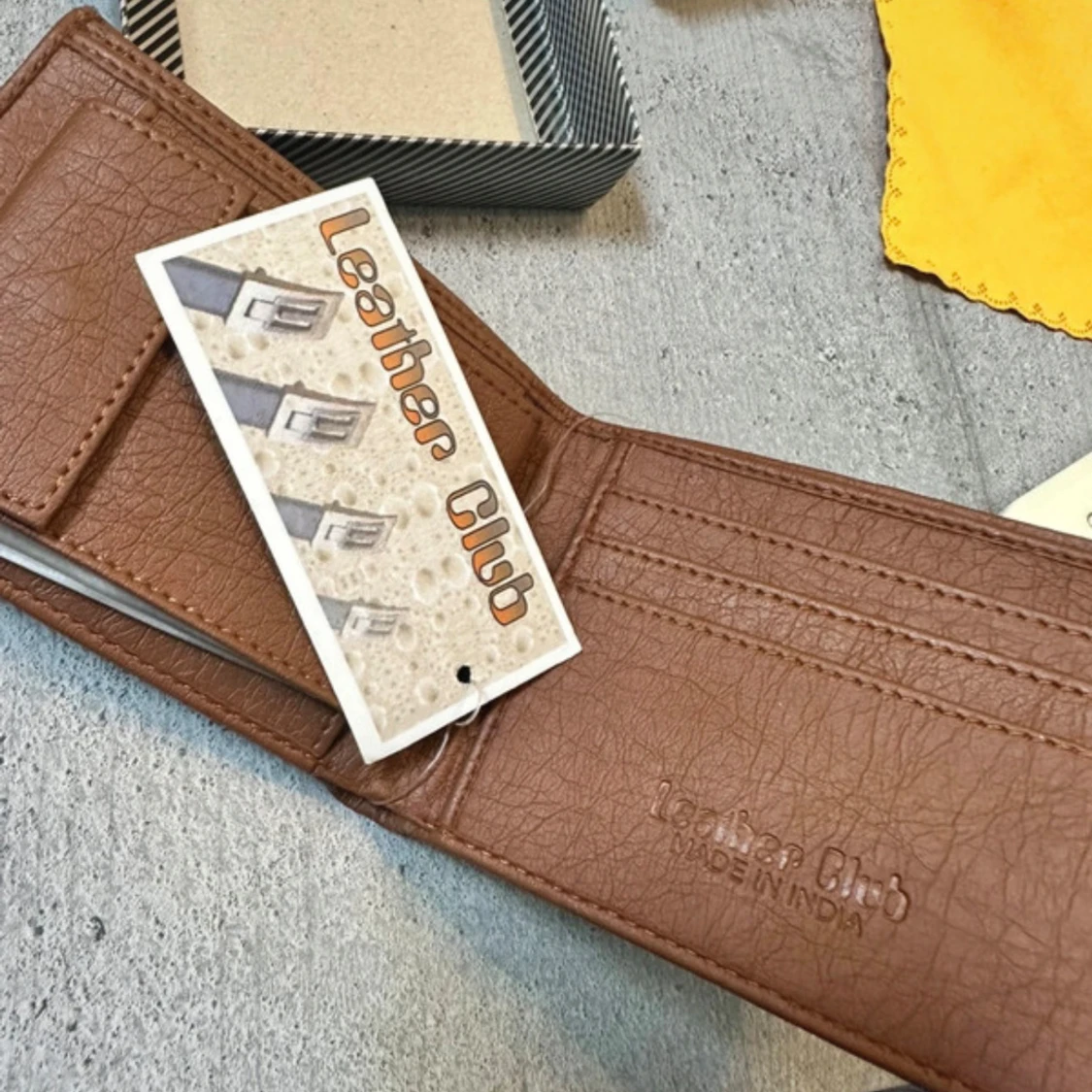 Brun plånbok från Leather Club - 2