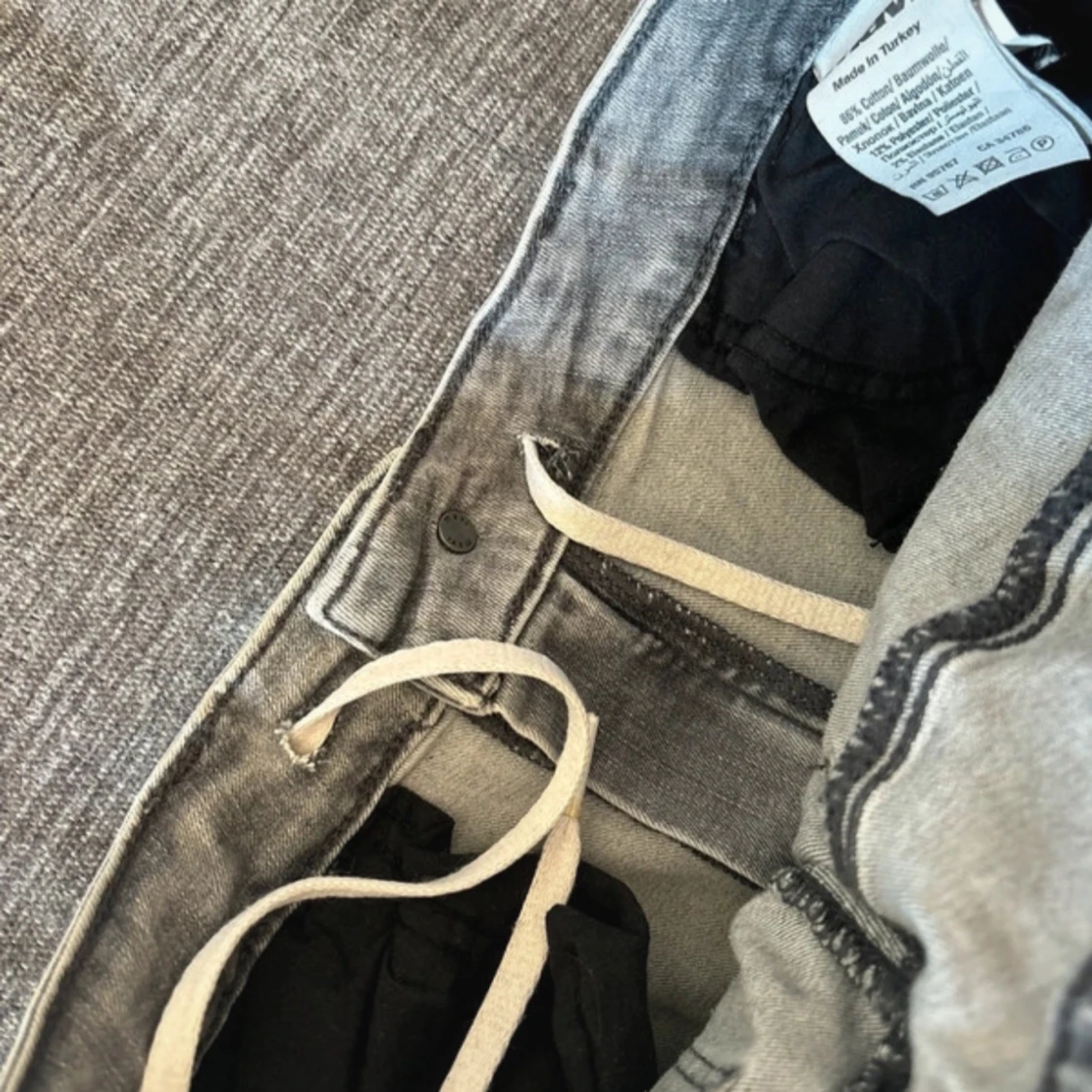 Ljusgrå bootcut jeans från Mavi - 4