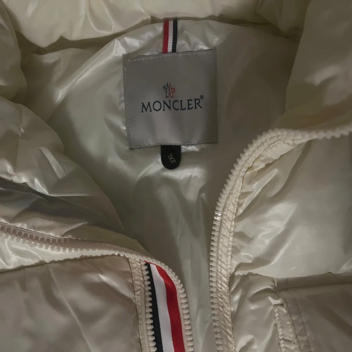 Vit Moncler pufferjacka med huva - 2