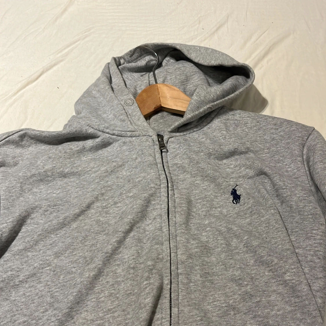 Grå hoodie från Polo Ralph Lauren - 3