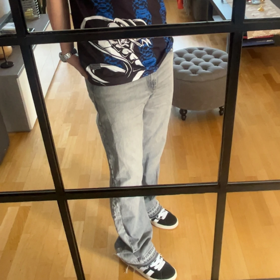 Gråa Flared Jeans - 2