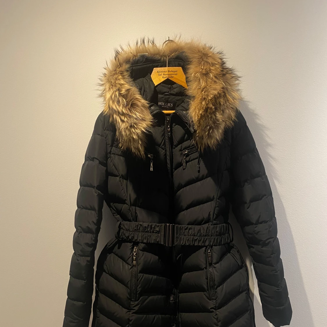 Svart lång pufferjacka Hollies päls