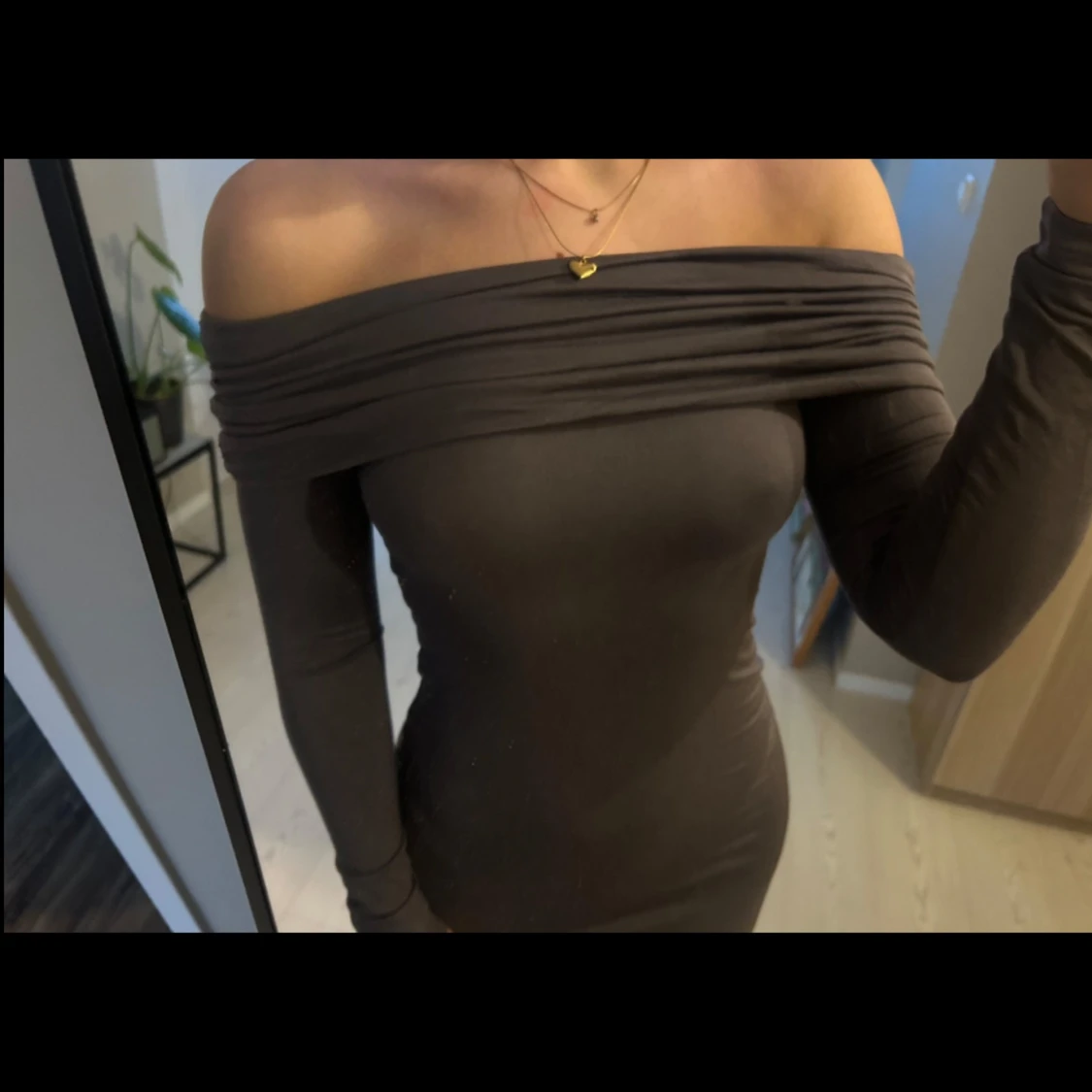 Grå offshoulder långklänning - 2