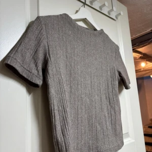 Grå ribbad tröja  - Ribbad tröja från zara, storlek s, 20kr