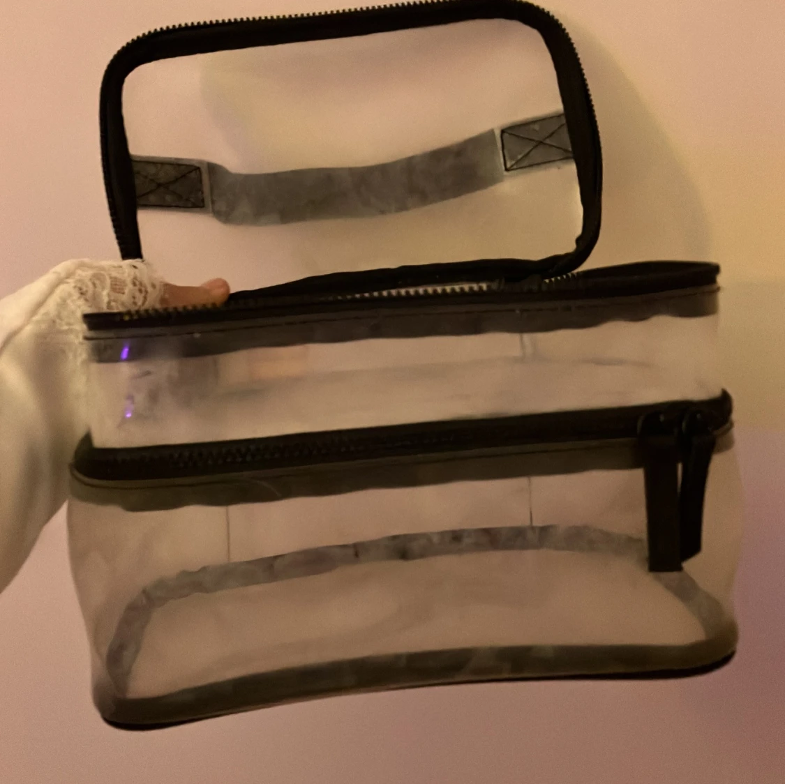 Transparent necessär med svart dragkedja - 1