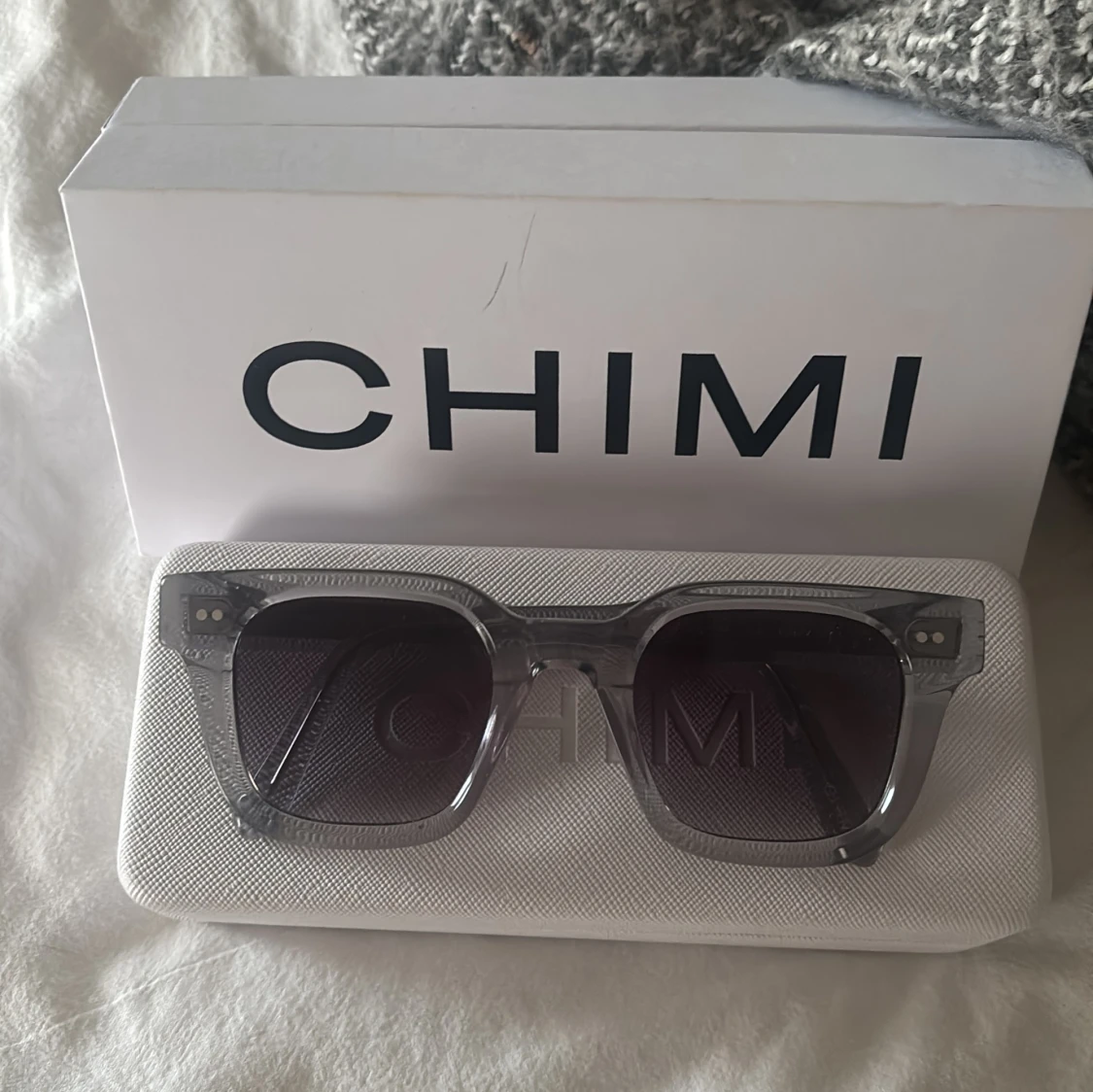Grå solglasögon CHIMI - 2