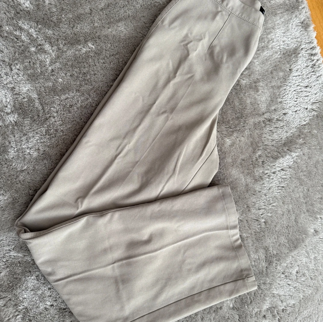 Beige kostymbyxor Pull&Bear