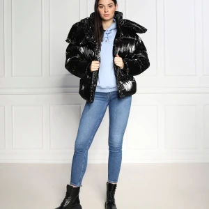 Calvin Klein pufferjacka - Köpt för 1200kr. Passar även storlek M. Oanvänd 