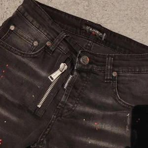 Svarta jeansshorts från Dsquared2 - Svarta jeansshorts från dsquared2 || Storlek XS || Pris går att diskuteras vid snabb affär