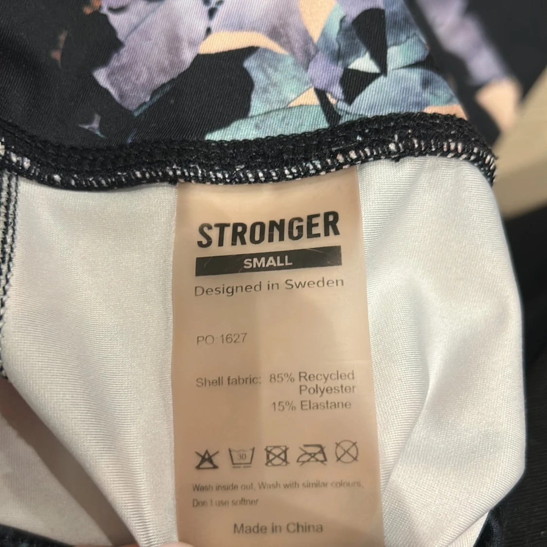 Mönstrade leggings från Stronger  - 1