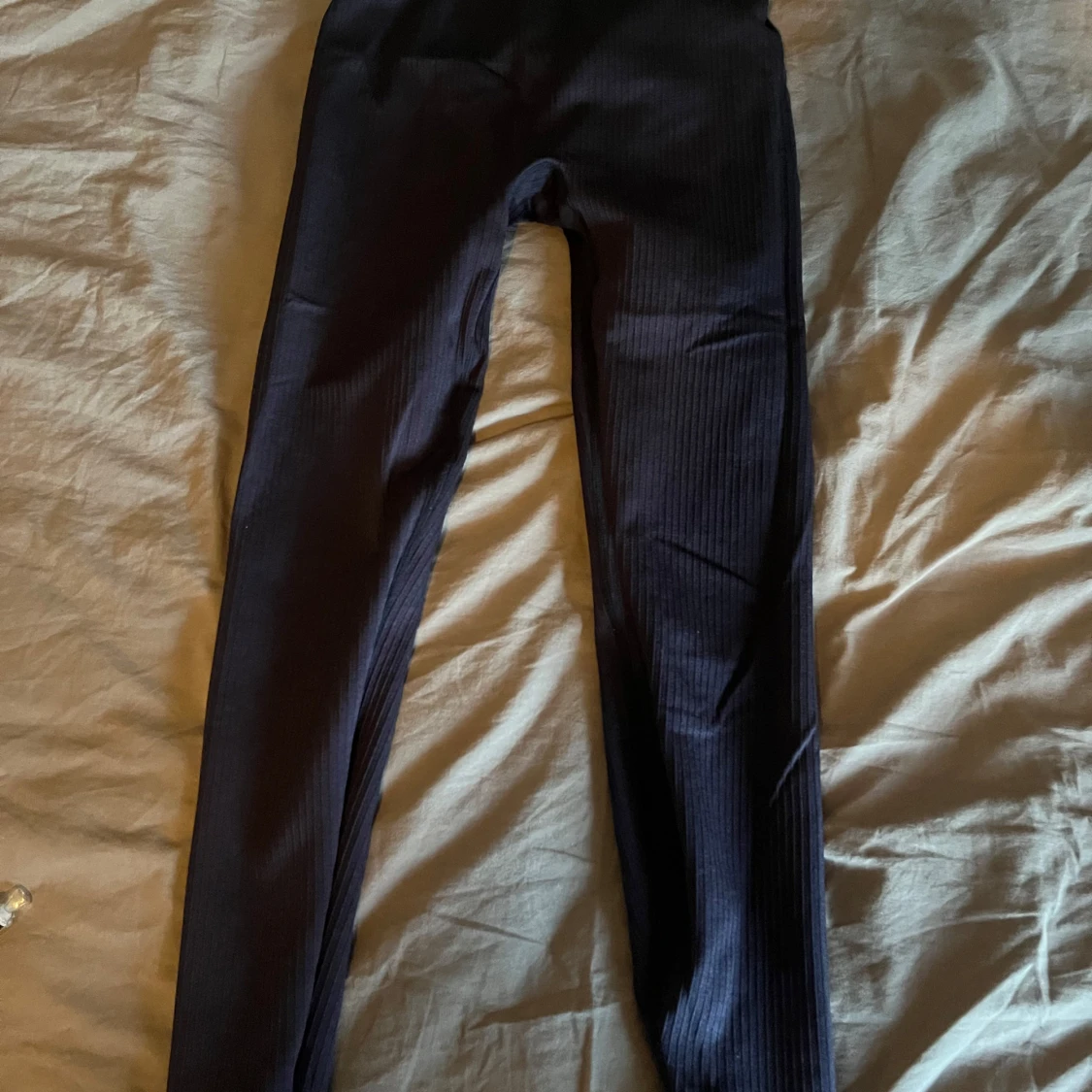 Svarta ribbade leggings från H&M Move