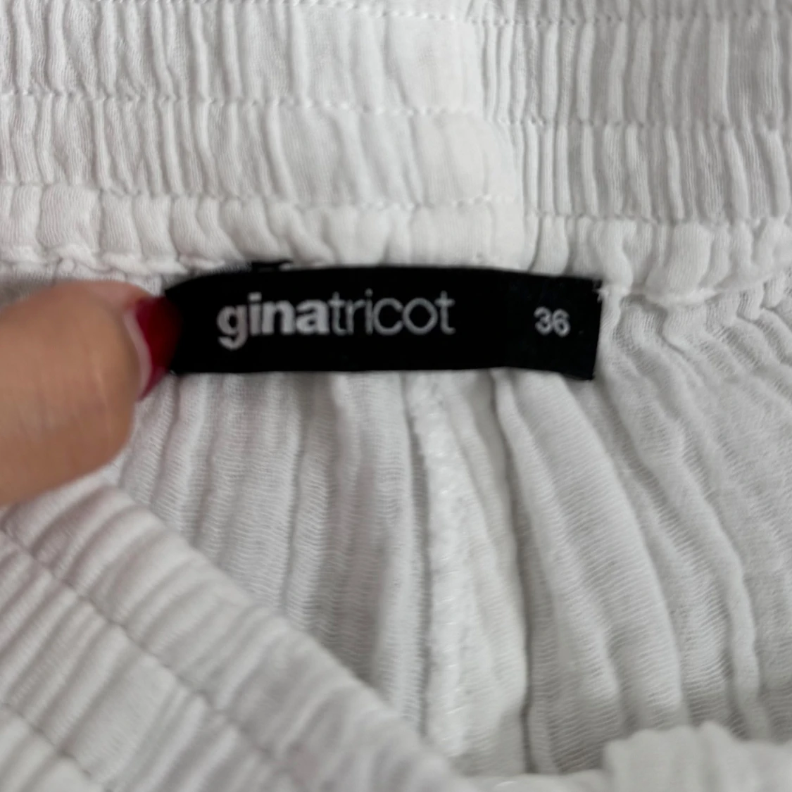 Vita linnebyxor från Gina Tricot strl 36 - 1