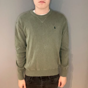 Polo Ralph Lauren tröja  - Polo Ralph Lauren tröja | storlek s | skick 9,5/10 | fraktar via valfrit ombud på köparens bekostnad | hör av dig vid funderingar 