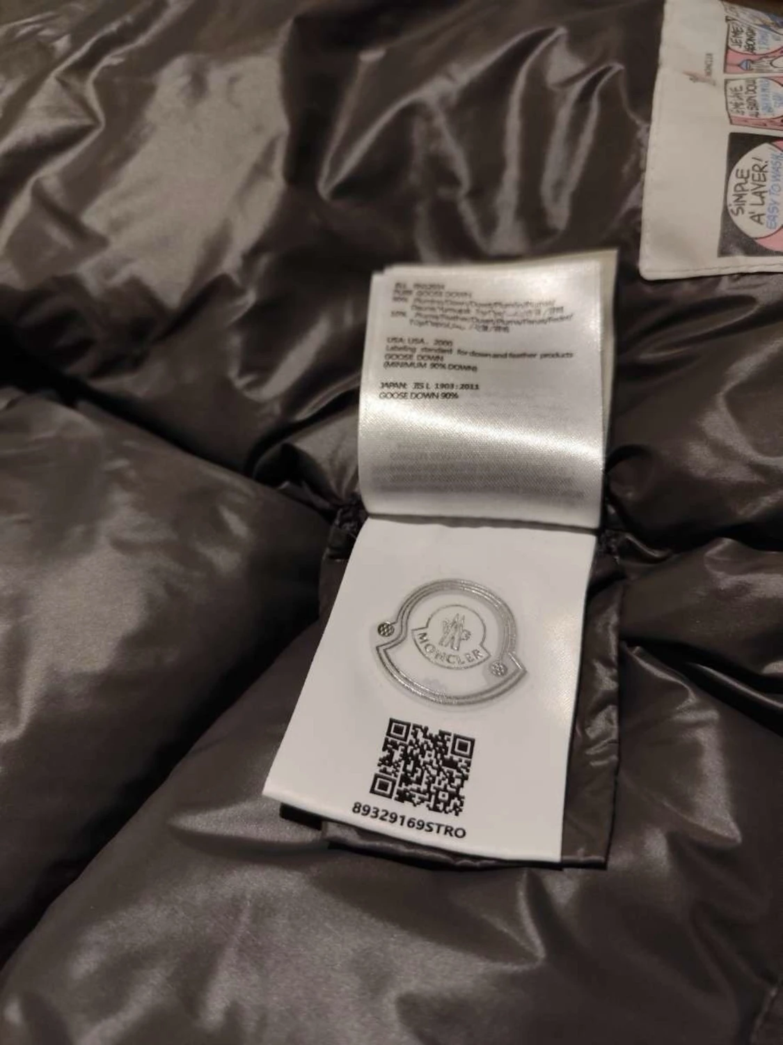 Svart Moncler dunjacka med huva - 5