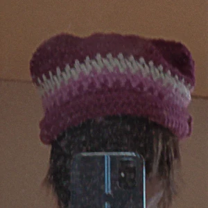 Cat beanie - Virkad av mig! Gjord med akryl. OBS nedsatt pris pga små fel i virkningen.