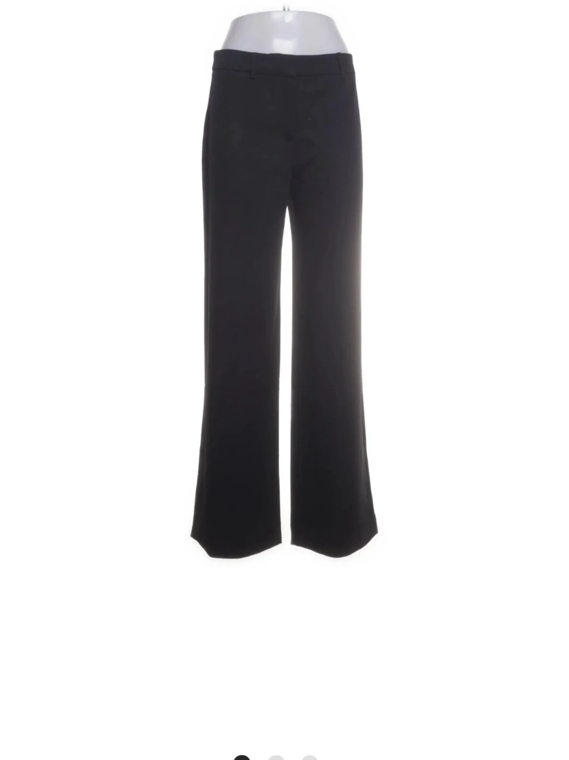 Svarta vida kostymbyxor från KOOKAÏ 