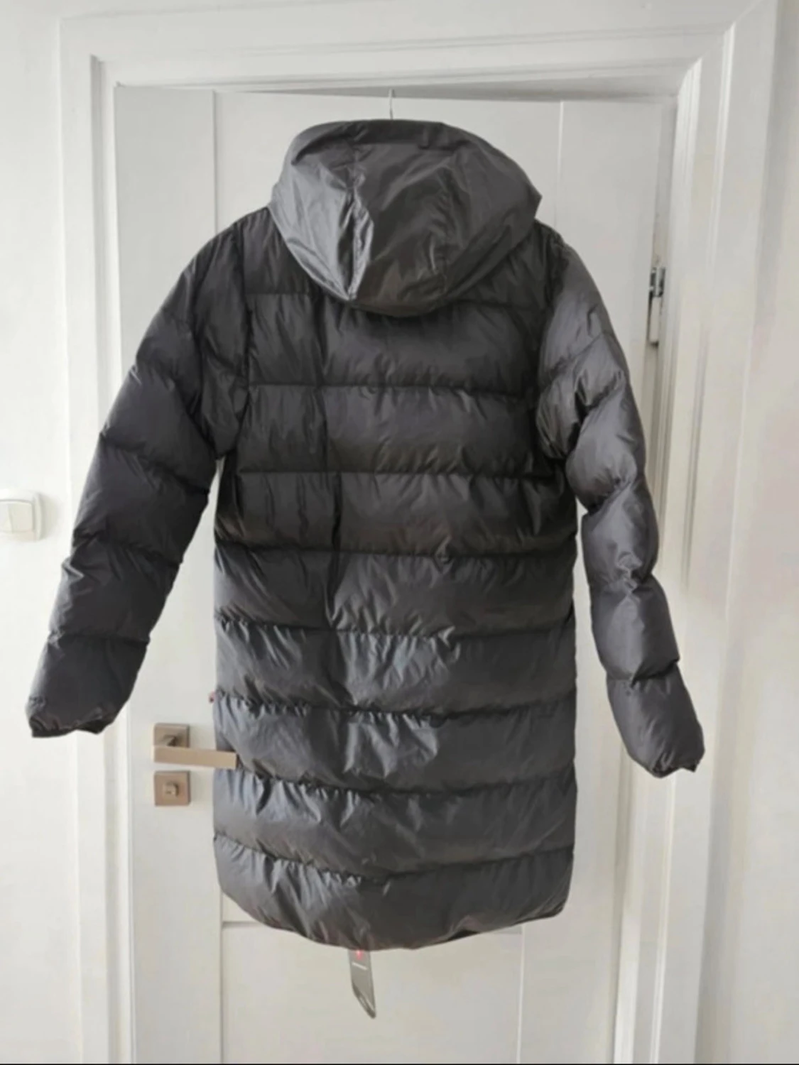 Svart lång dunjacka från nike  - 1