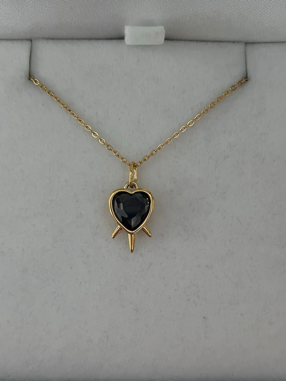 Maria Nilsdotter ”Three of Swords” Necklace inspired