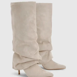 söker - söker dessa stövlar från boohoo eller några liknande i strl 37-37,5