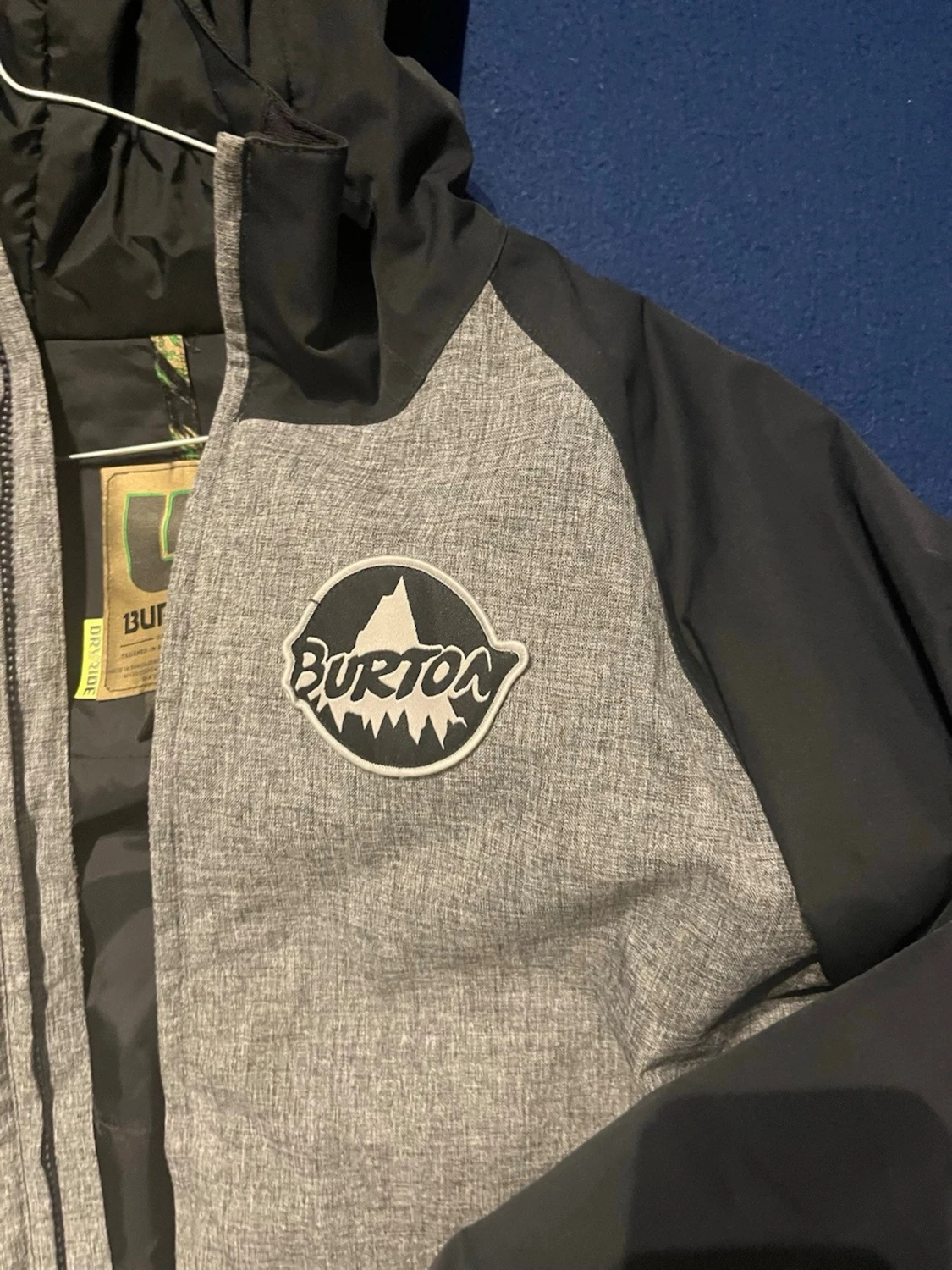 Grå och svart vindjacka från Burton - 1