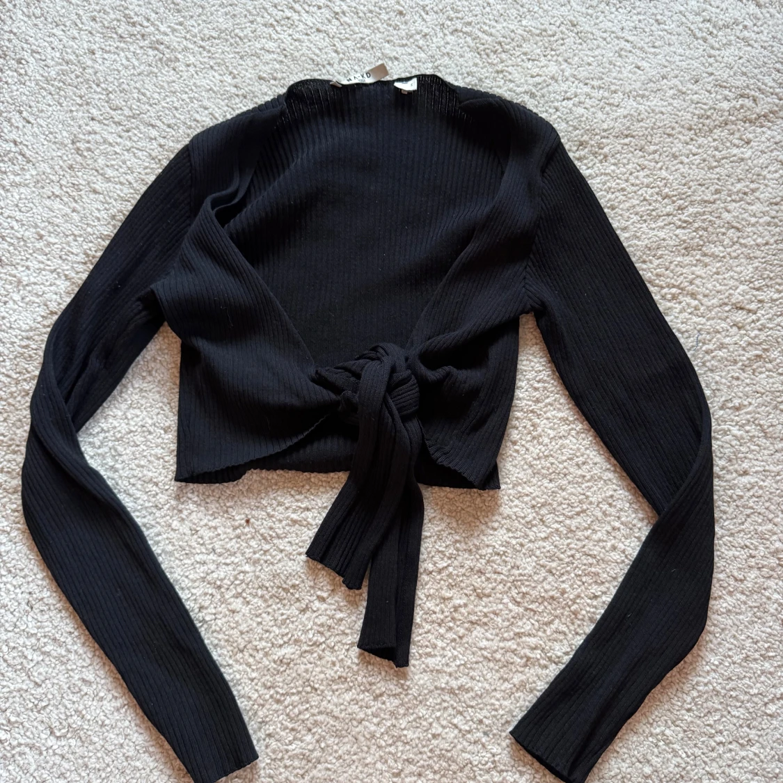 Svart kofta från NA-KD