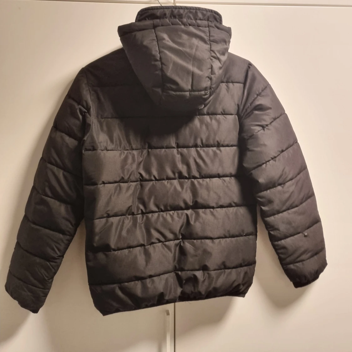 Svart pufferjacka från Lyle & Scott - 2