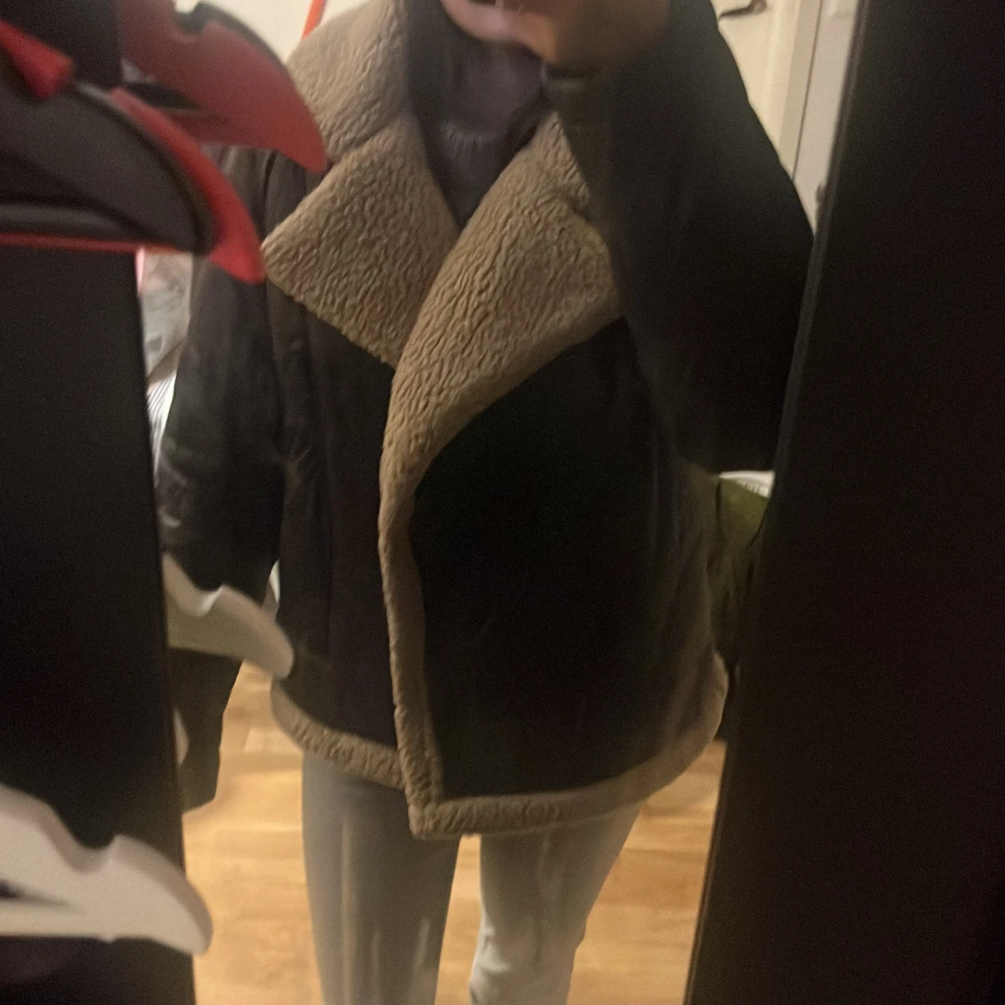 Svart teddyjacka från STR - 2