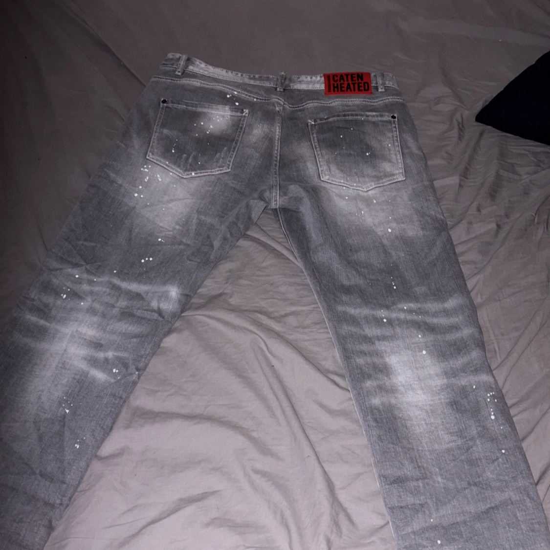Grå jeans från Dsquared2 med splatter - 1