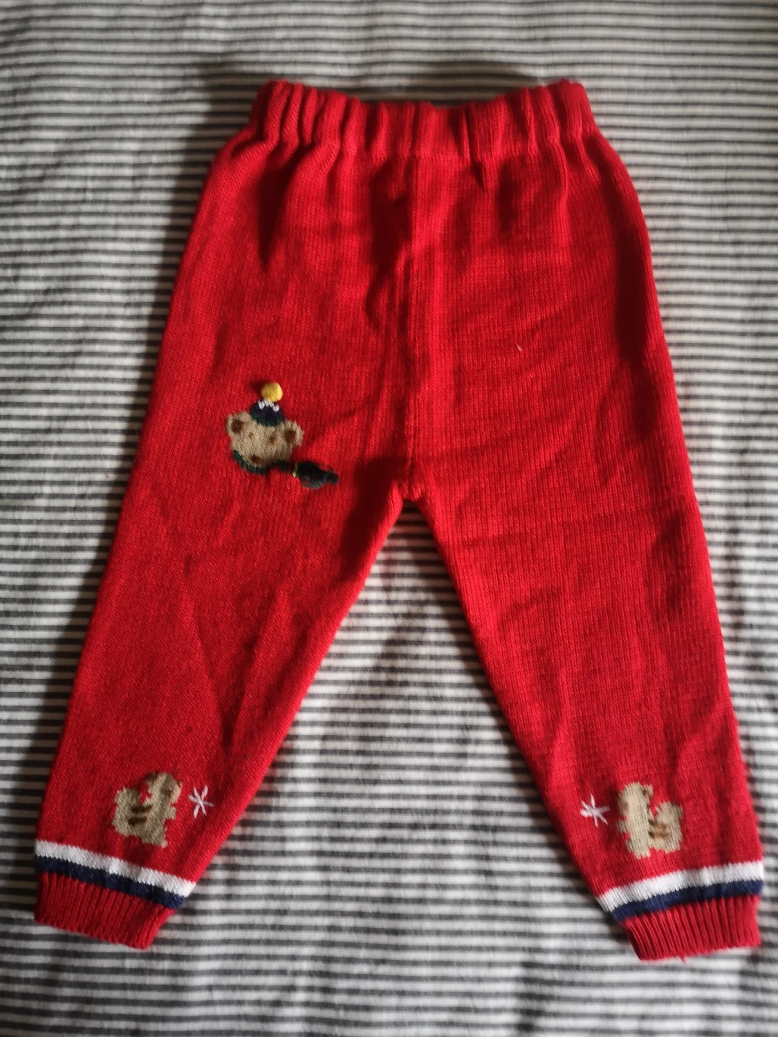 Julklappstips! Röd stickad jultröja och byxor med djurmotiv - 4