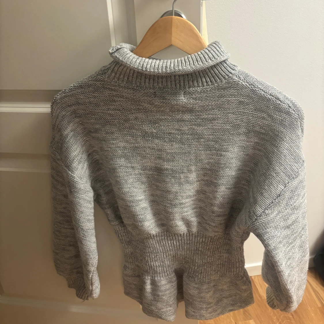 Grå polotröja från SHEIN - 2