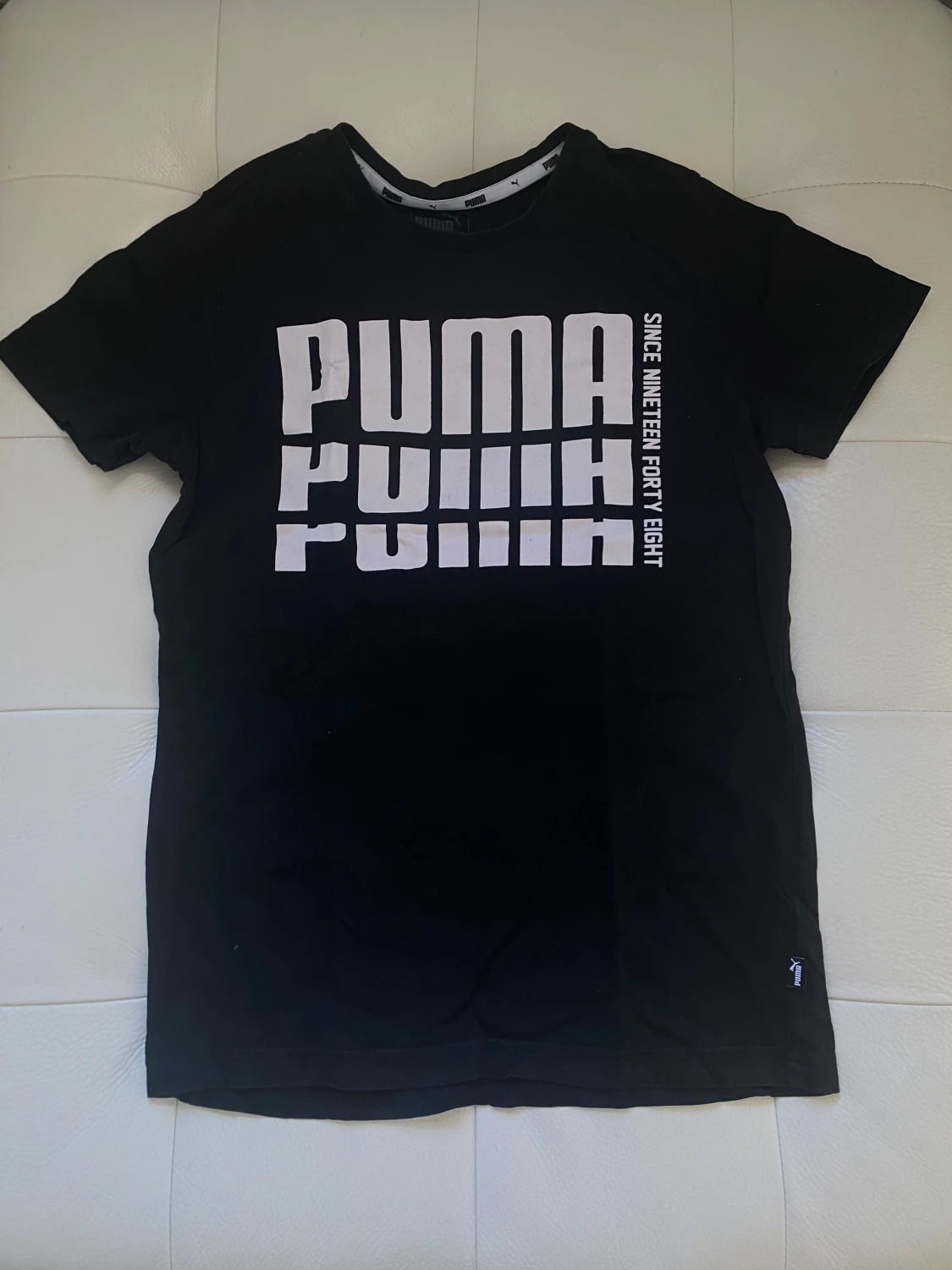 Svart Puma t-shirt med vit logga - 1