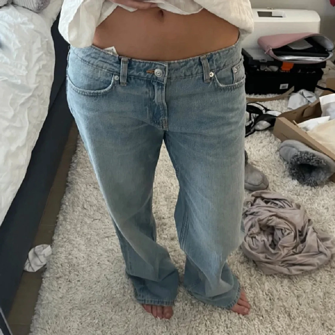 Ljusblå jeans med låg midja - 1